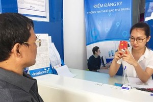 按49/2017號《議定》規定，新用戶登記購買SIM卡時除了隨身證件資訊之外，還須補充肖像照片。（資料圖：英秀）