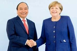 政府總理阮春福與德國總理默克爾會談。(圖源：互聯網)