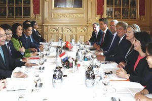 阮春福總理會見荷蘭議會一院和二院議長。(圖源：越通社)