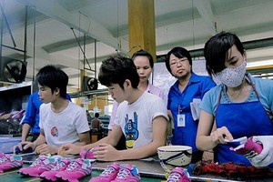 平仙日用品製作有限責任公司的鞋類生產線一瞥。(示意圖源：互聯網)