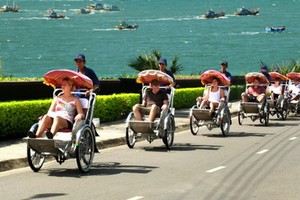 慶和省旅遊廳長陳越忠透露，前來芽莊市的中國及俄羅斯遊客與日俱增，但其各傳統市場卻銳減。（示意圖源：互聯網）