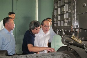 市委書記阮善仁前往平新郡考察鵝吉垃圾焚燒發電廠”實驗提案。(圖源：芳源)