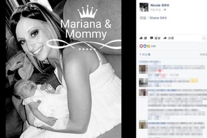 美國愛阿華州女嬰瑪麗安娜（左）的母親（右）在臉書心碎宣布，女兒已於18日上午離開人世；瑪麗安娜出生不到1週演變成病毒性腦膜炎。（圖源：取自妮可臉書www.facebook.com/nicole.sifrit）