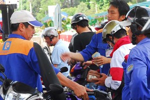 將在所有加油站貼印花以防止稅務流失及維護消費者權益。