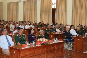 多位原國家領導人出席了第九軍區黨委、司令部舉行的各時期軍區黨委委員聚會。（圖源：懷清）