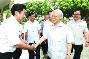 阮富仲總書記看望河內市2號有功者奉養與調養中心。（圖源：互聯網）