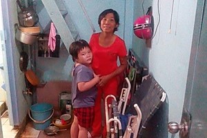 張敏儀與女兒。