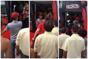 隨車員辱罵遊客。（圖源：互聯網）