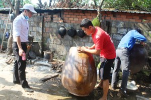 清理乾淨環境，排除積水以防孑孓、蚊蟲滋生。