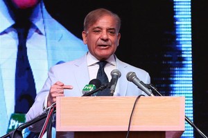 巴基斯坦旁遮普省首席部長夏巴茲‧謝里夫在會議上演講。（圖源：新華網）