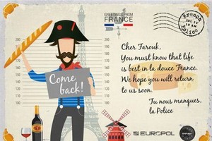 歐洲刑警組織為通緝犯製作的明信片。（圖源：AFP）