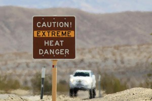 圖為危險警告牌。研究發現熱浪是最致命的天氣影響，佔未來所有死亡人數的99％。（示意圖源：互聯網）