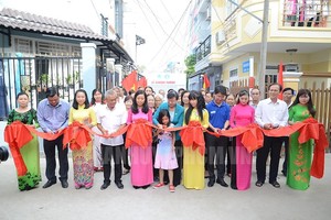 市領導為工程舉行落成儀式。(圖源：市黨部新聞網)