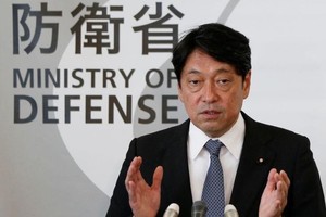 本防衛相小野寺五典表示，將考慮各種因素，採取必要措施。（圖源：互聯網）