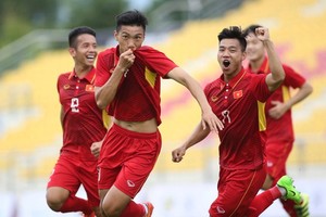 越南球員慶祝進球。