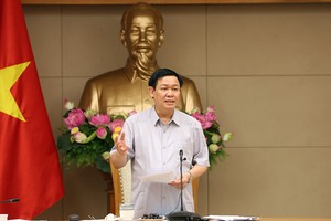 政府副總理王廷惠在會議上發表講話。（圖源：誠鐘）