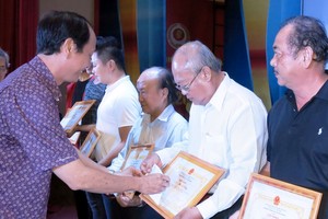 值八月革命與“九‧二”國慶、新聞文化行業傳統日72週年紀念，第五郡文化中心值此表彰8個團隊-俱樂部。