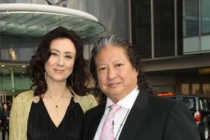 洪金寶和妻子。（圖源：互聯網）