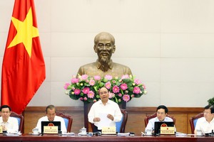 阮春福總理在例會上發表指導意見。（圖源：越通社）