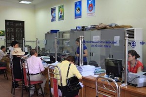 勞動者辦理保險手續。