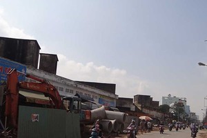 建於排水安全走廊但有合法土地使用權證書的民房將獲審核簽發建築 許可證。