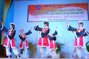 華人學生表演舞蹈。（示意圖源：互聯網）