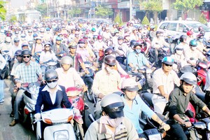 在新平郡共和街下班時段常發生嚴重堵塞。