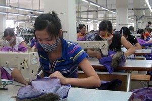 考察結果顯示，工人家庭每月開支903萬8000 元。（示意圖源：互聯網）