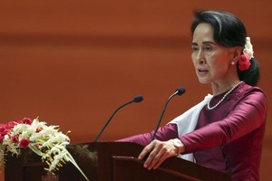 19日當天，緬甸國務資政昂山素姬首次就羅興亞人問題發表電視講話。（圖源：AP）