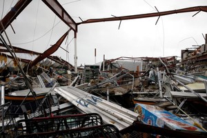 波多黎各的瓜亞馬市超市被颶風瑪麗亞摧毀。（圖源：互聯網）