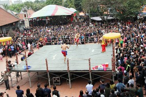 海防市永溪村的摔跤傳統盛會已獲文體與旅遊部列入國家非物質文化遺產名錄。（圖源：進勝）