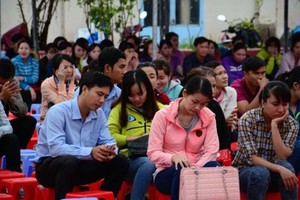 圖為參加2017年金甌公務員考試的考生。（圖源：Vietnamnet）