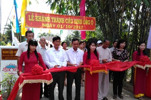 鷹翁涌橋落成剪綵儀式。