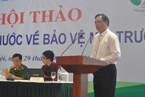 原環保活動檢查局長梁維亨(右一)近日獲委任為Formosa檢查團副團長。（圖源：互聯網）