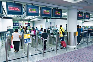 旅客可在e-道透過容貌辨識系統核實身分，自助離境。（圖源：互聯網）