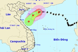 11號颱風雖已減弱，但其外圍環流降雨影響不可忽視。（圖源：中央水文氣象預報中心）