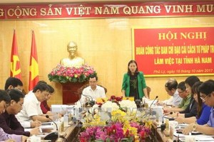 國會司法委員會主任黎氏娥在會議上發表講話。（圖源：阮征）