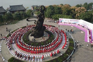 10多個國家的311對情侶參與求婚活動。（圖源：互聯網）