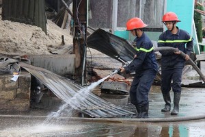 平定省消防隊趕抵現場將火勢熄滅。（圖源：互聯網）