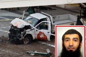 皮卡汽車撞人事件的現場和襲擊者（小圖）。（圖源：互聯網）