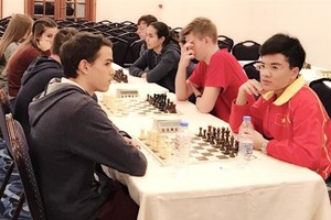 阮英魁（右一）在比賽中。