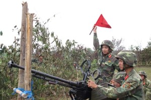 圖為本市司令部在同奈省第3區域國家射擊場進行實彈戰術演習一瞥。（圖源：奇林）