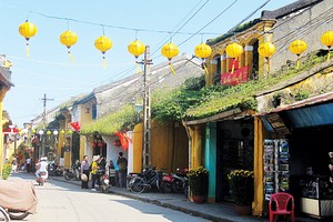 會安花燈是送給APEC峰會高級官員的贈品。