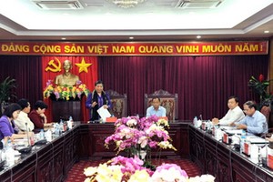 國會常務副主席從氏放與北件省領導在見面會上發表講話。