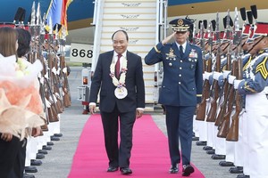 阮春福總理抵達菲律賓克拉克國際機場。