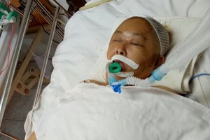 范氏芳蓉入院至今仍不省人事。