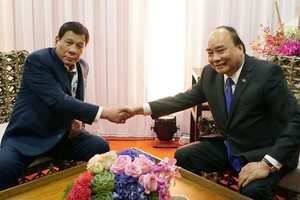阮春福總理會見菲律賓總統杜特爾特。（圖源：越通社）
