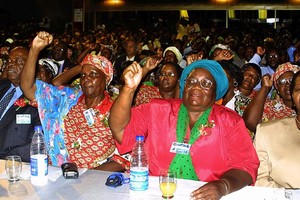 津巴布韋執政黨要穆加貝辭職。（圖源：互聯網）