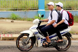市教育與培訓廳要求各校保證不給學生看管大氣缸摩托車。（示意圖源：互聯網）