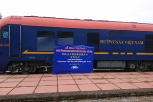 首班中越鐵路集裝箱聯運班列開通。（圖源：互聯網）